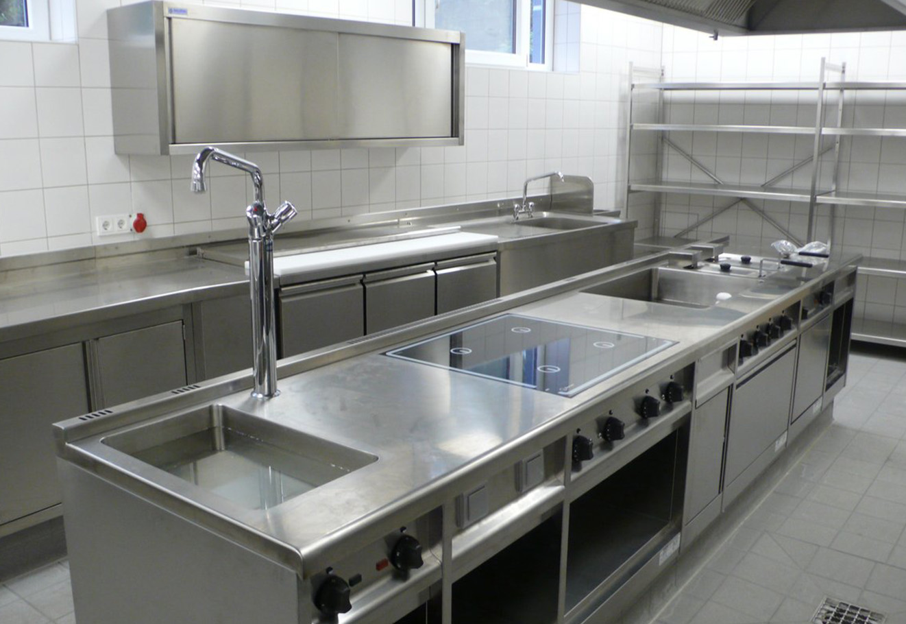 Gewerbeküche aus Edelstahl – Eine Referenz von Heiser's Küchen.