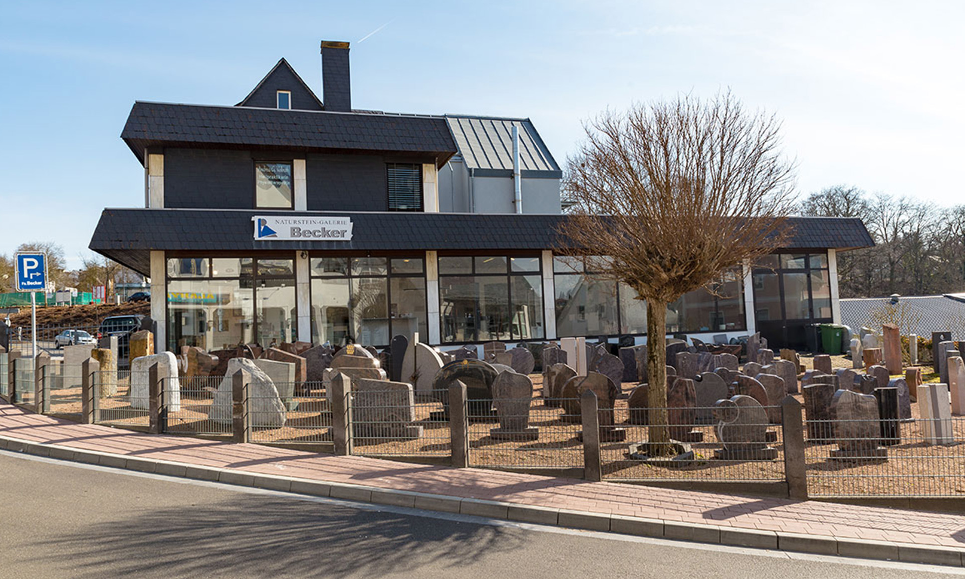 Außenansicht von Becker Naturstein-Galerie – Partner von Heiser's Küchen für hochwertige Naturstein-Arbeitsplatten und exklusive Steinoberflächen